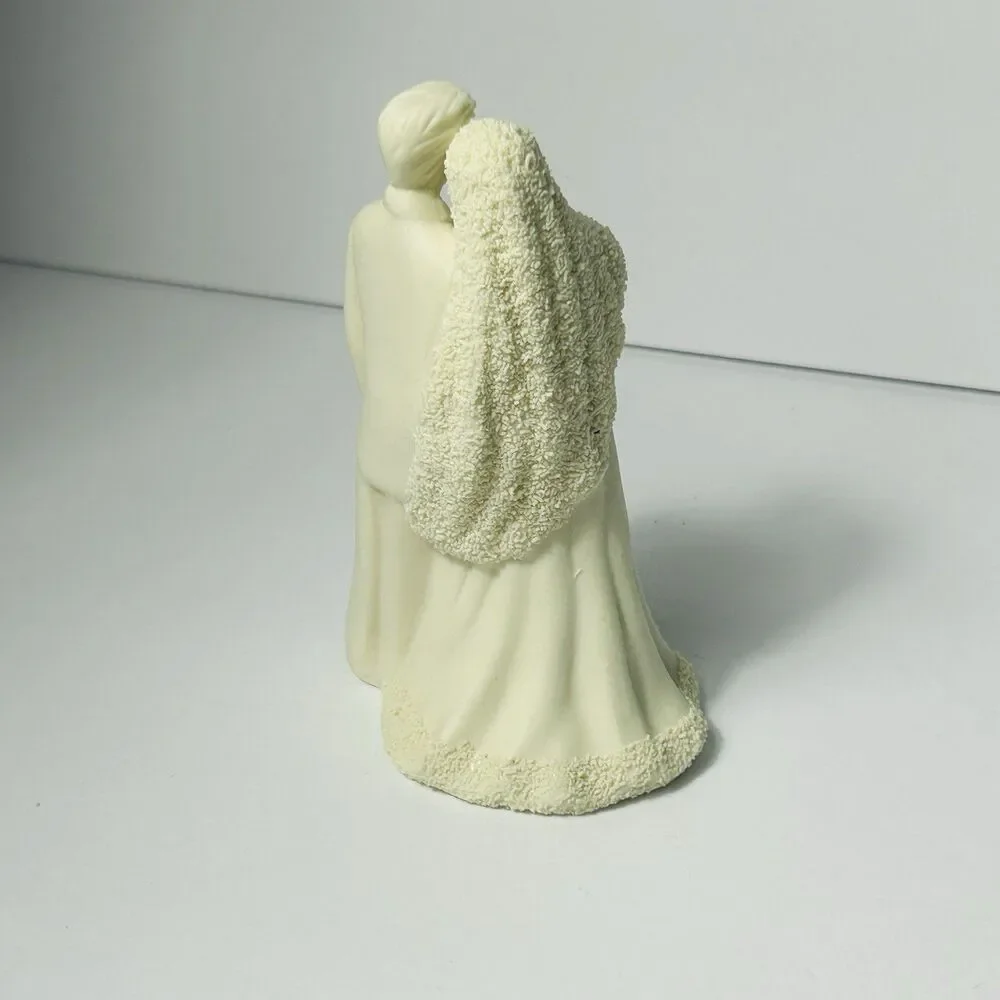 Vintage Bride and Groom Figurine Wedding Cake Topper Cream 4.25” C